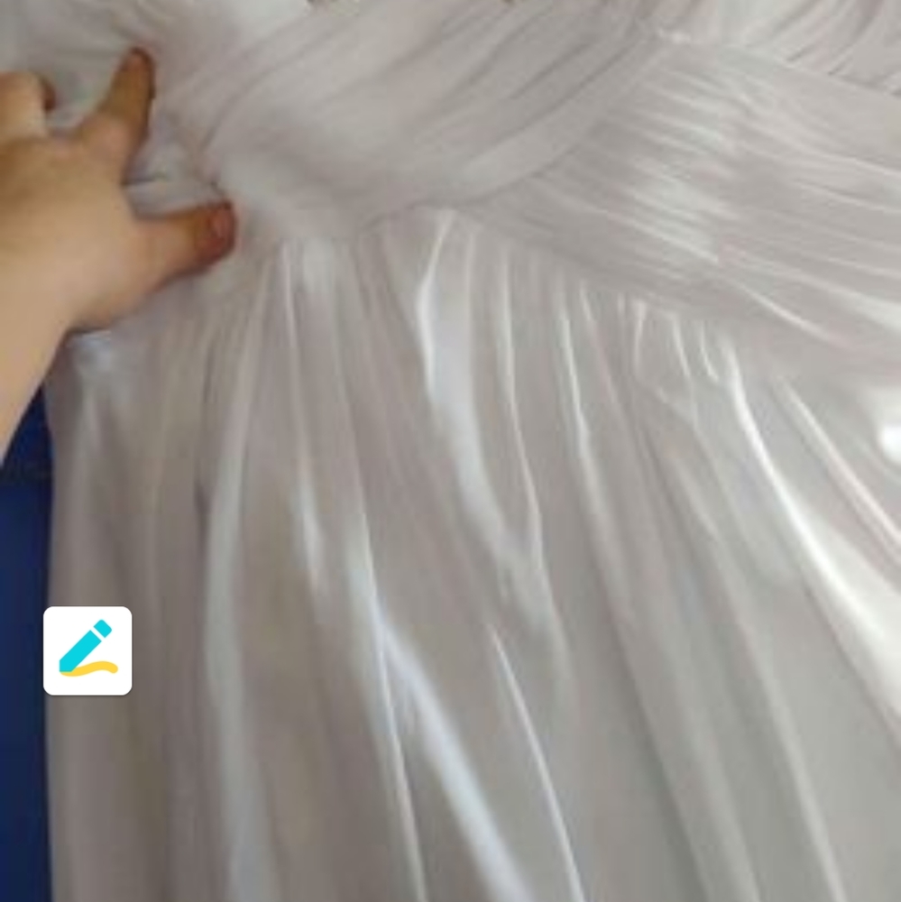 Women's wedding dress size 22